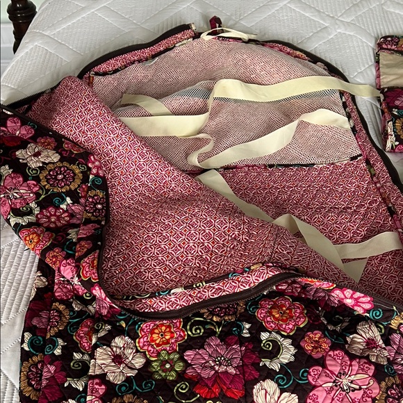 💕Vera Bradley 💕Pink and Brown Floral Travel hang-up garment Bag! - Picture 5 of 5